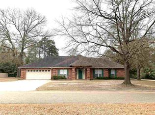 813 Graham Dr, Atlanta, TX 75551