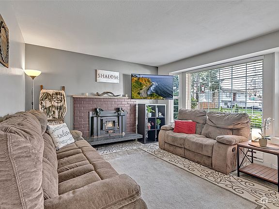 5th image of 1508 Pike Place NE
