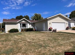 115 E 10th St, Blue Earth, MN 56013
