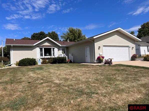 115 E 10th St, Blue Earth, MN 56013