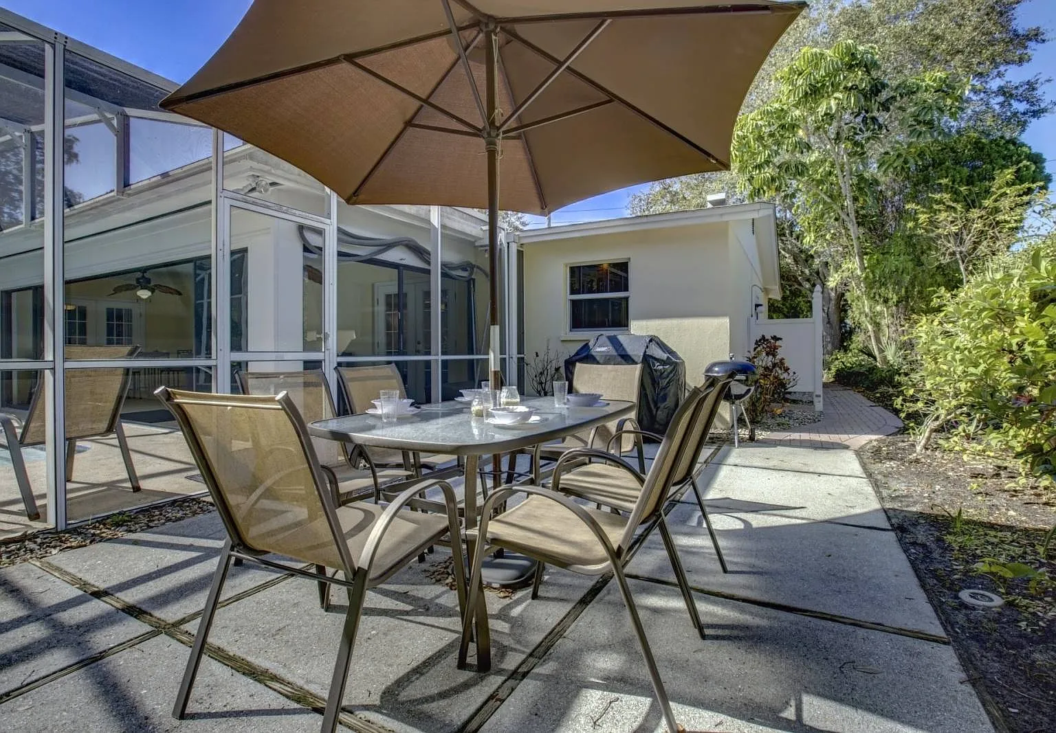 3 bed, 2428 sqft, $10,200 — Photo 4