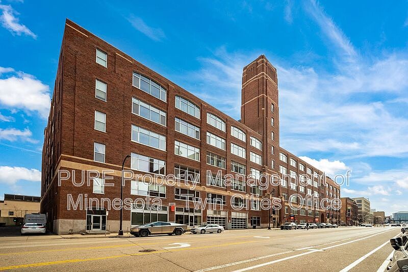 1st image of 700 Washington Ave N Unit 523