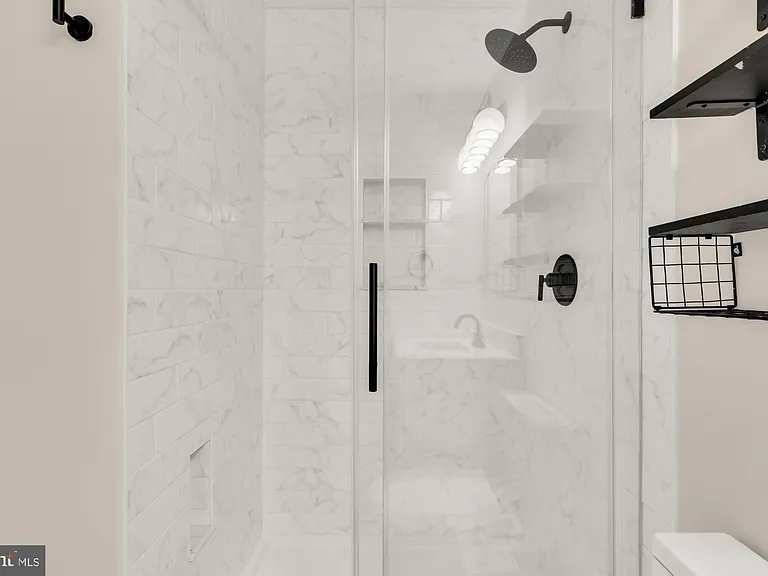 2810 Cambridge Dr — Photo 16
