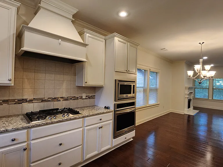 1020 Starr Ct — Photo 7