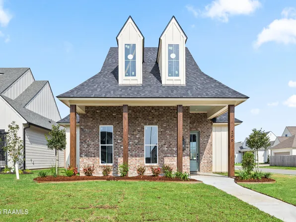 200 Amsterdam Ave, Youngsville, LA 70592