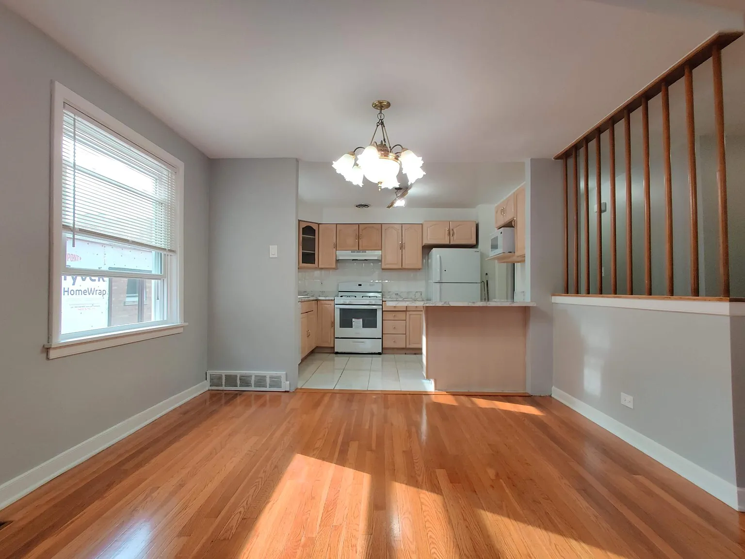 2 bed, 900 sqft, $2,300 — Photo 3