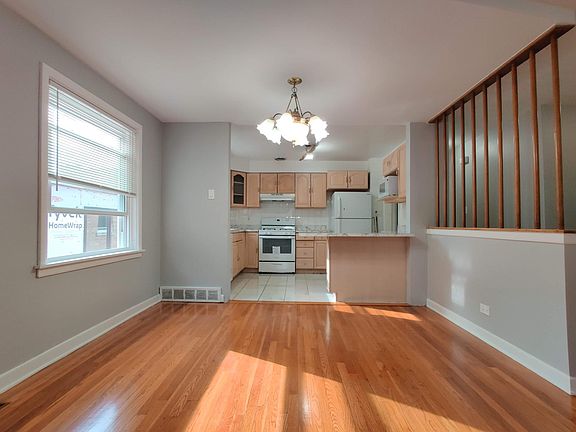 3rd image of 724 Florence Ave Unit 2