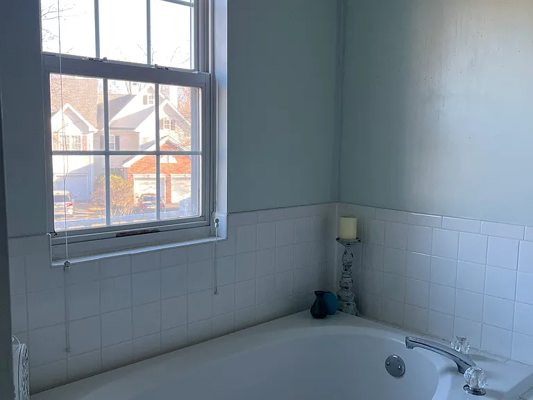 Primary bathroom- full, separate door/area for toilet