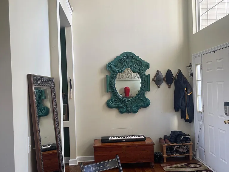 Ashford Ln — Photo 2