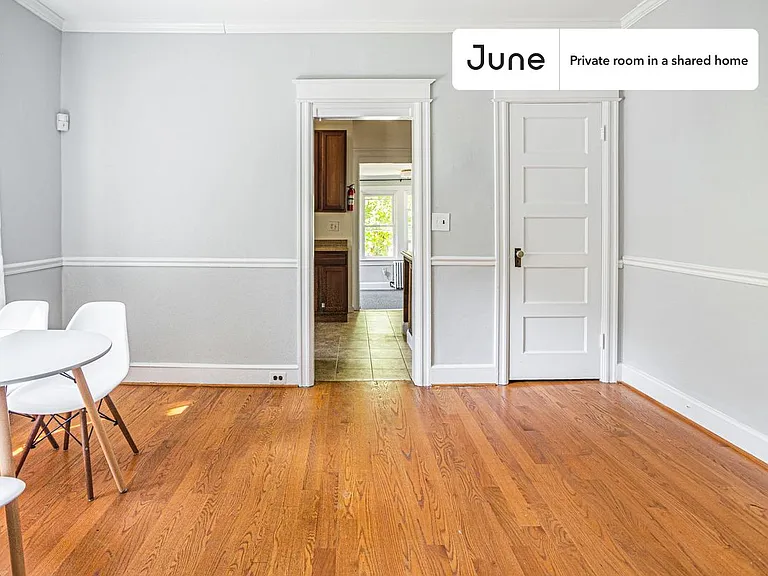 1214 Michigan Ave NE #D — Photo 10