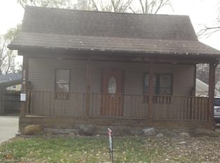 2244 E Converse Ave, Grandview, IL 62702