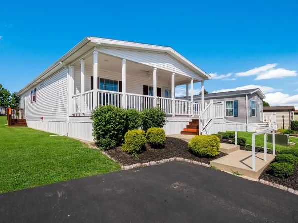 299 Meadow Ct, North Wales, PA 19454