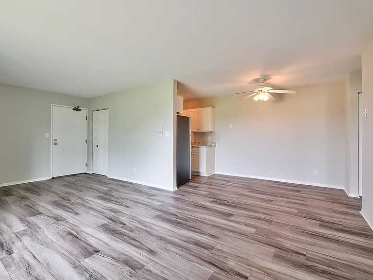 Glen Hills Apartments — Photo 25