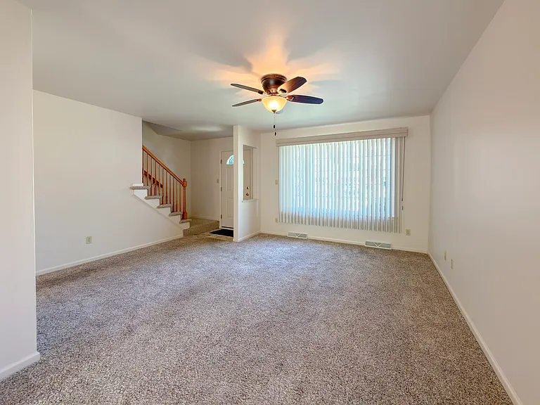 185 Riders Way — Photo 2