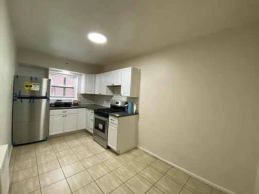 Rented by Amorelli Realty | media 9