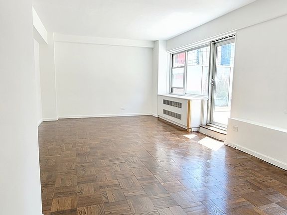 5th image of 333 E 46th St APT 15C