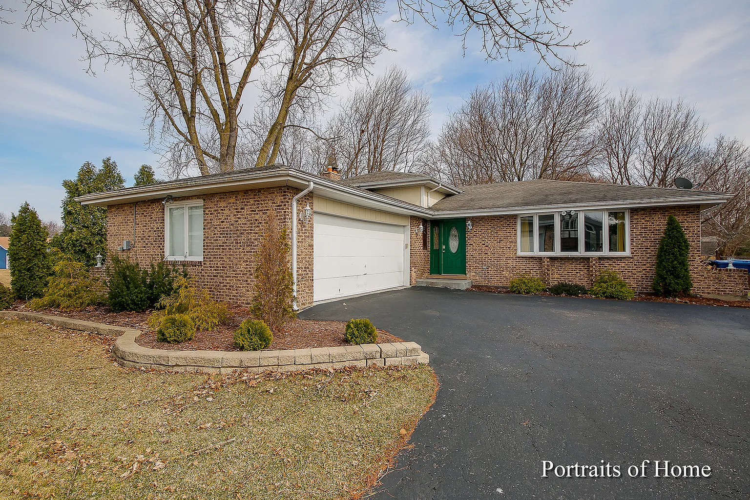 280 Pheasant Ln photo 1