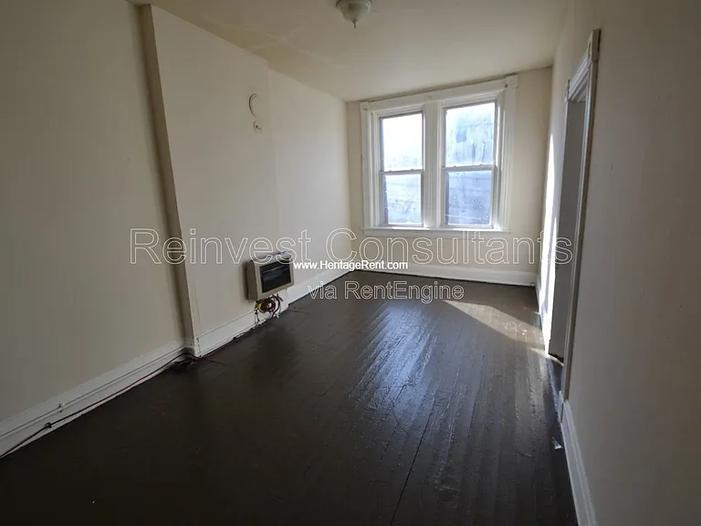 1042 Marshall Ave #2 — Photo 4