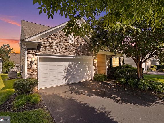 3rd image of 20674 Crescent Pointe Pl