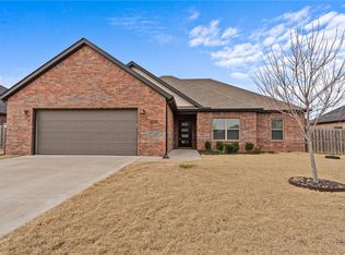 1113 Laux Ln, Pea Ridge, AR 72751