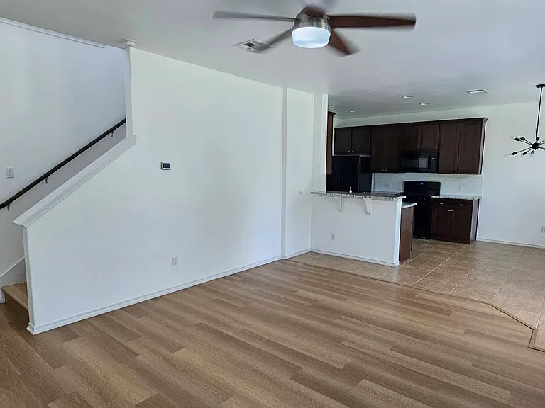1026 Chad Loop — Photo 17