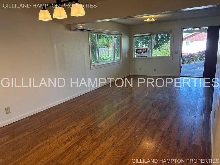 725 SW 7th St — Photo 10