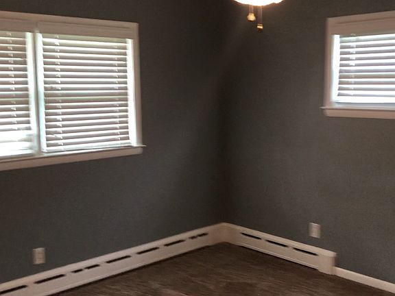 5th image of 965 Hillcrest Dr
