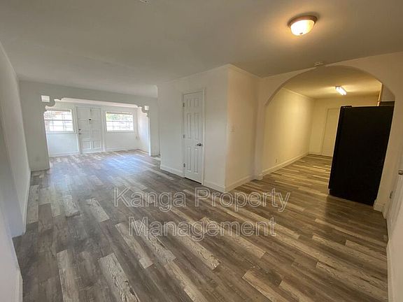 3rd image of 3723 Morton Ave APT 1