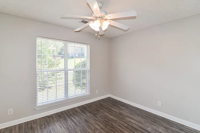 231 Thornfield Dr — Photo 9