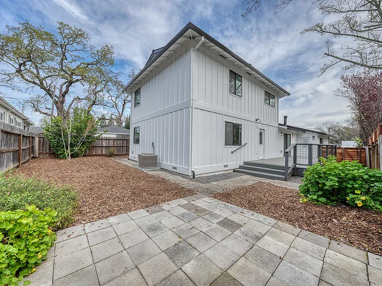 295 Foothill Blvd — Photo 51