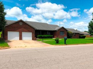 1613 Luna Dr, West Plains, MO 65775