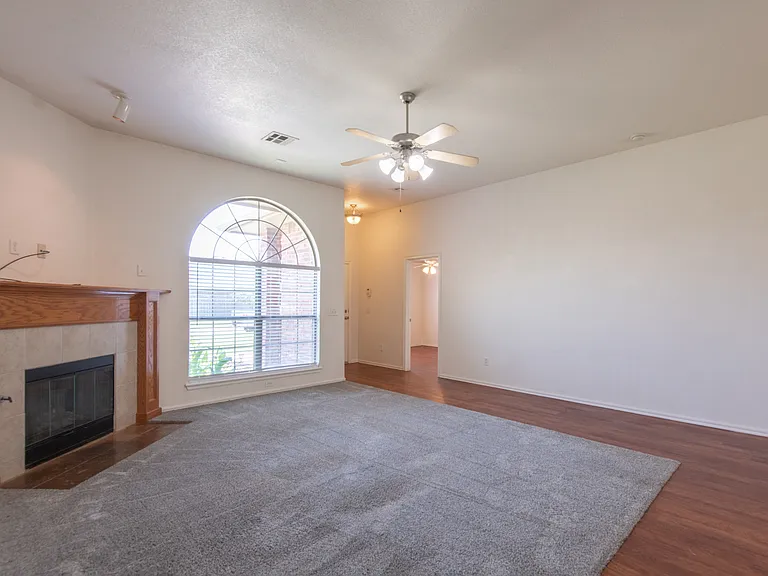 17405 Bronze Ln — Photo 6