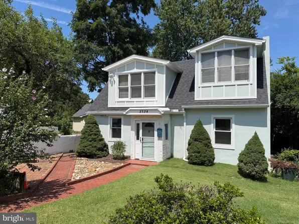 3134 Clayborne Ave, Alexandria, VA 22306