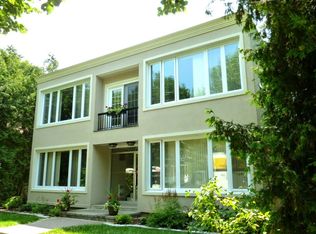 111 Crichton St #9, Ottawa, ON K1M 1V8
