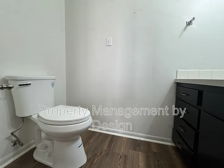 1033 5th St #6 — Photo 13