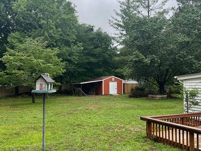 1605 Crest Dr — Photo 15