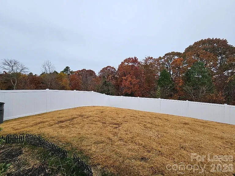 411 Copes Ct — Photo 26