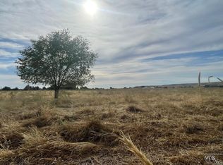 12 Peruvian Ln, Emmett, ID 83617