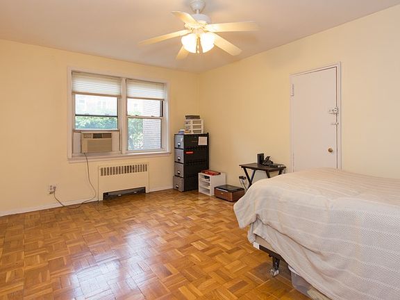 4th image of 2711 Henry Hudson Pkwy W #2G