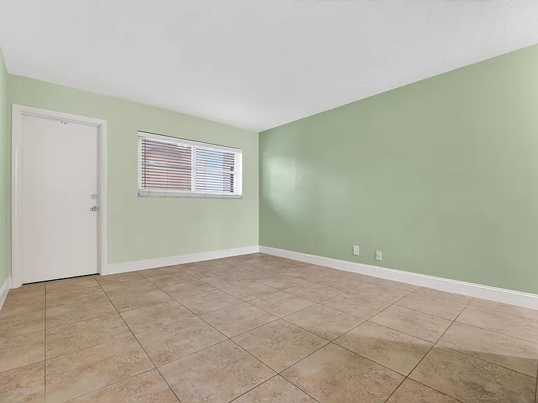 941 Crystal Lake Dr #302 — Photo 13
