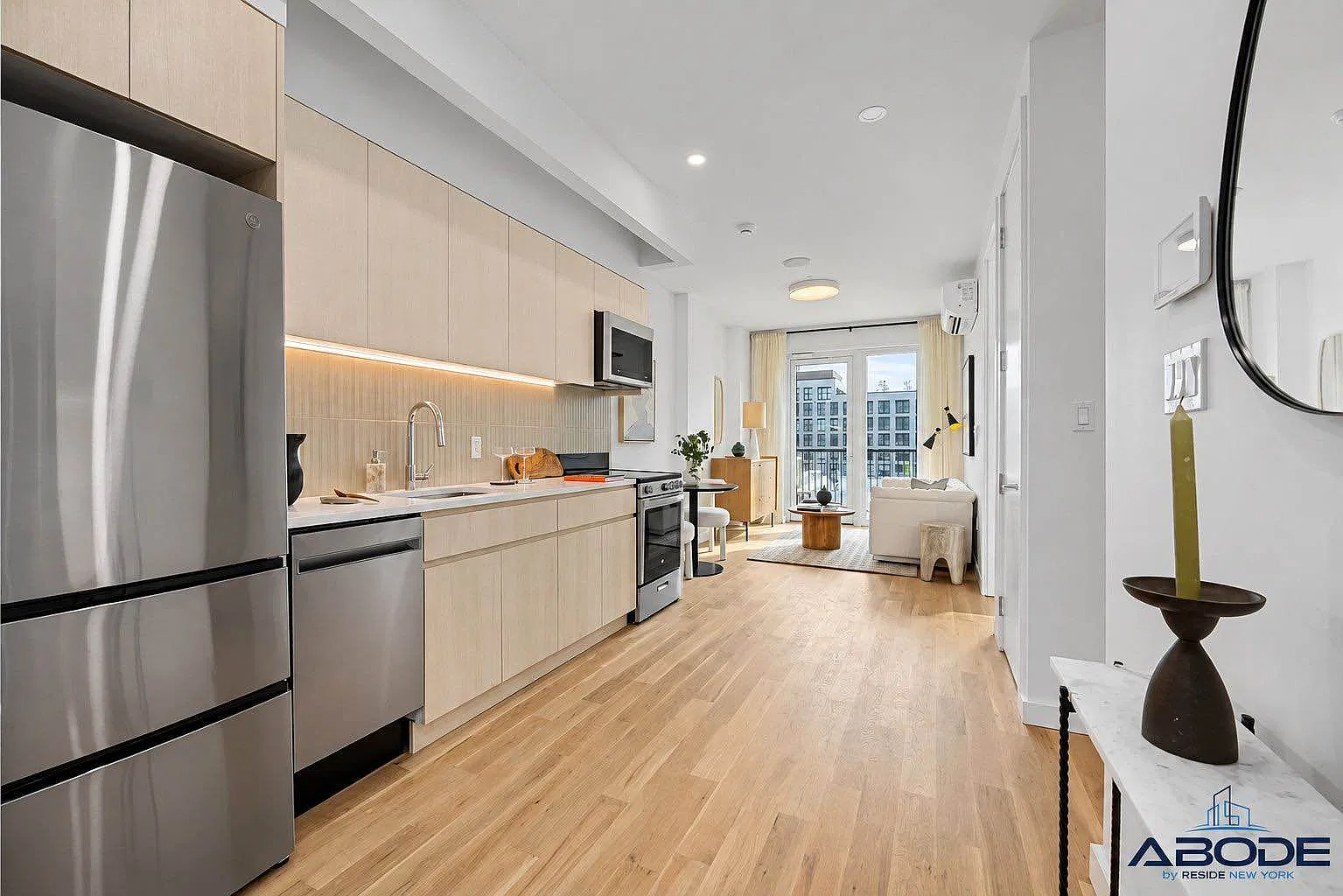 558 Sackett Street — Photo 2