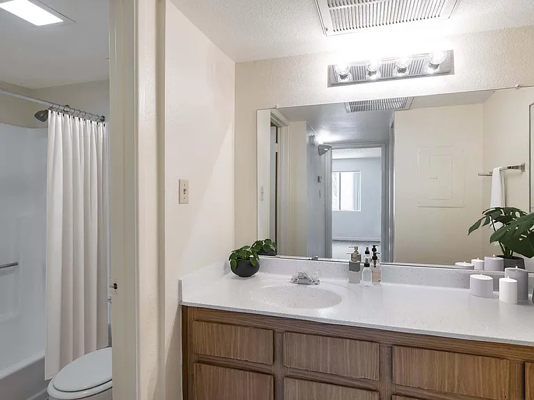 Hidden Cove Apartments — Photo 38