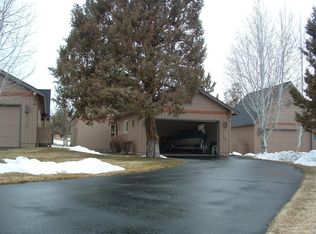 8715 Red Wing Ln, Redmond, OR 97756