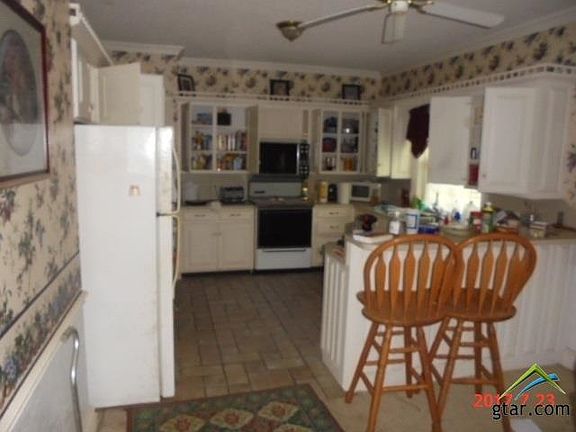 4th image of 20928 Hickory Ln
