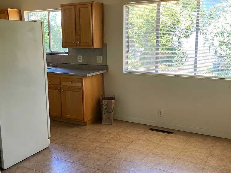737 Budd Ave — Photo 12