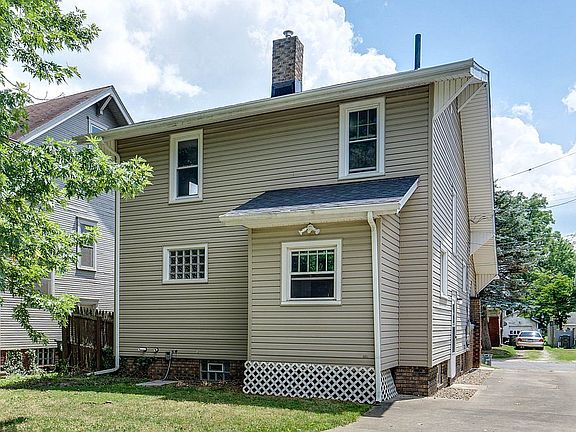 5th image of 2701 9th St NW