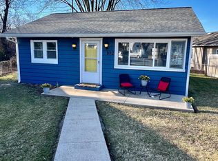 102 Propeller Dr, Middle River, MD 21220