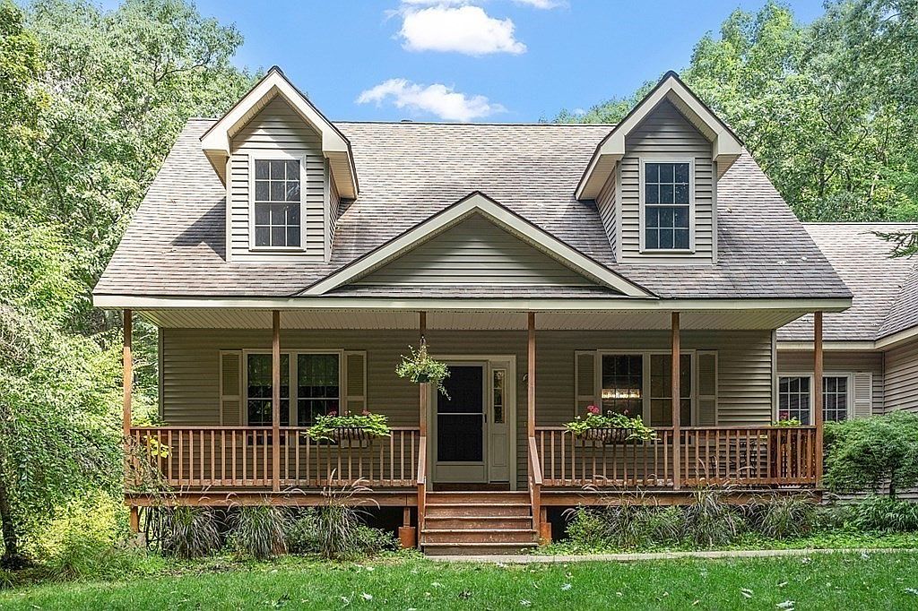 328 Henshaw St, Leicester, MA 01524 Zillow