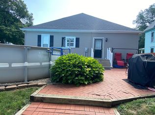 225 N Bluffs St, Bluffs, IL 62621