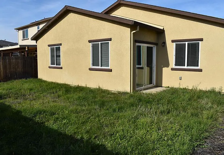 686 Phelps Dr — Photo 28